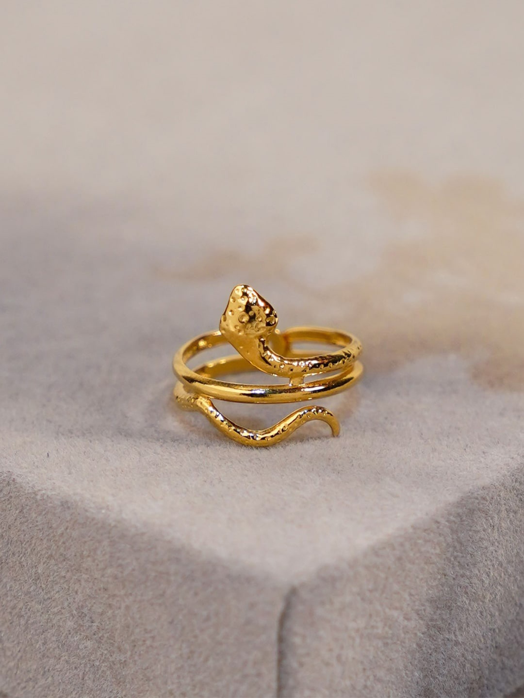 

SWASHAA 18KT Gold-Plated Snake Shaped Daralice Finger Ring