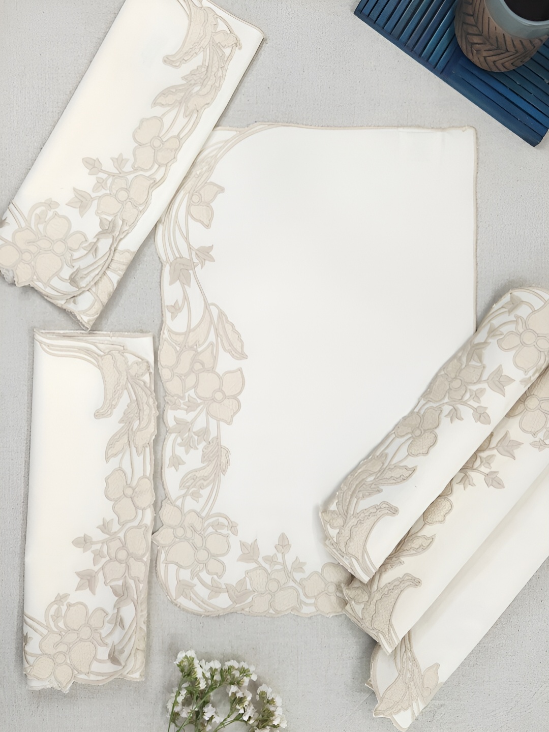 

DESIGN GAATHA Cream & White 6 Pieces Floral Embroidered Pure Cotton Table Placemats
