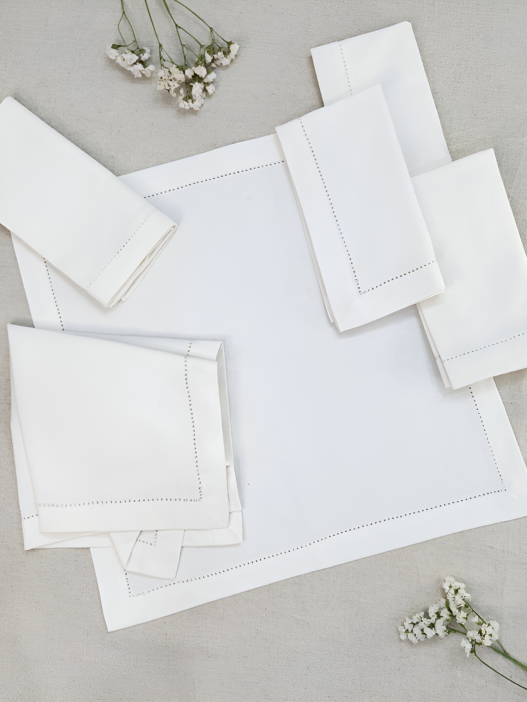 

DESIGN GAATHA Off White 6 Pieces Cotton Table Napkins