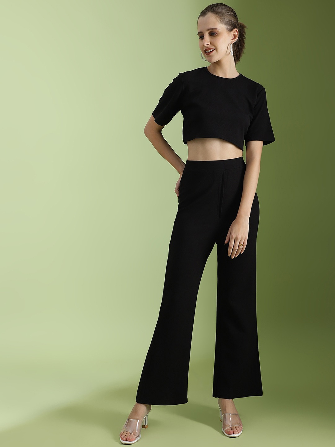 

Selvia Short Sleeves Crop Top With Trousers, Black