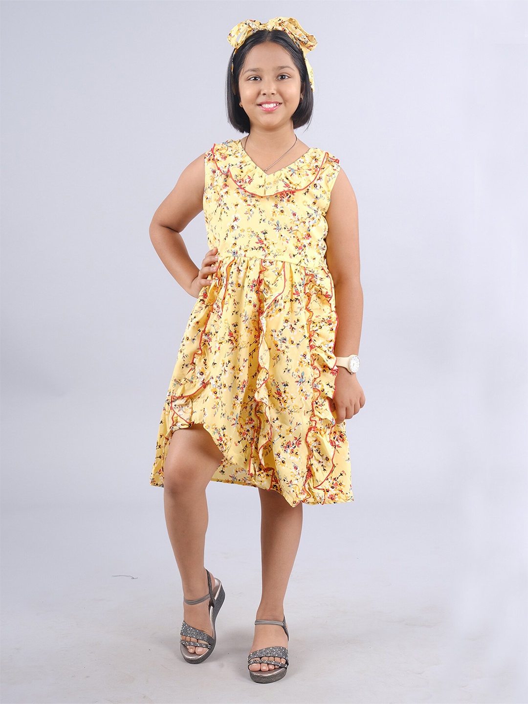 

KiddoPanti Girls Floral Printed Round Neck Sleeveless Fit & Flare Dress, Yellow