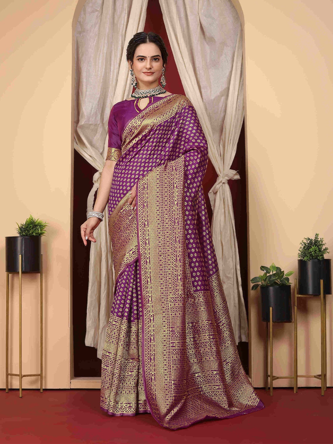 

Aagiri Woven Design Zari Art Silk Banarasi Saree, Purple