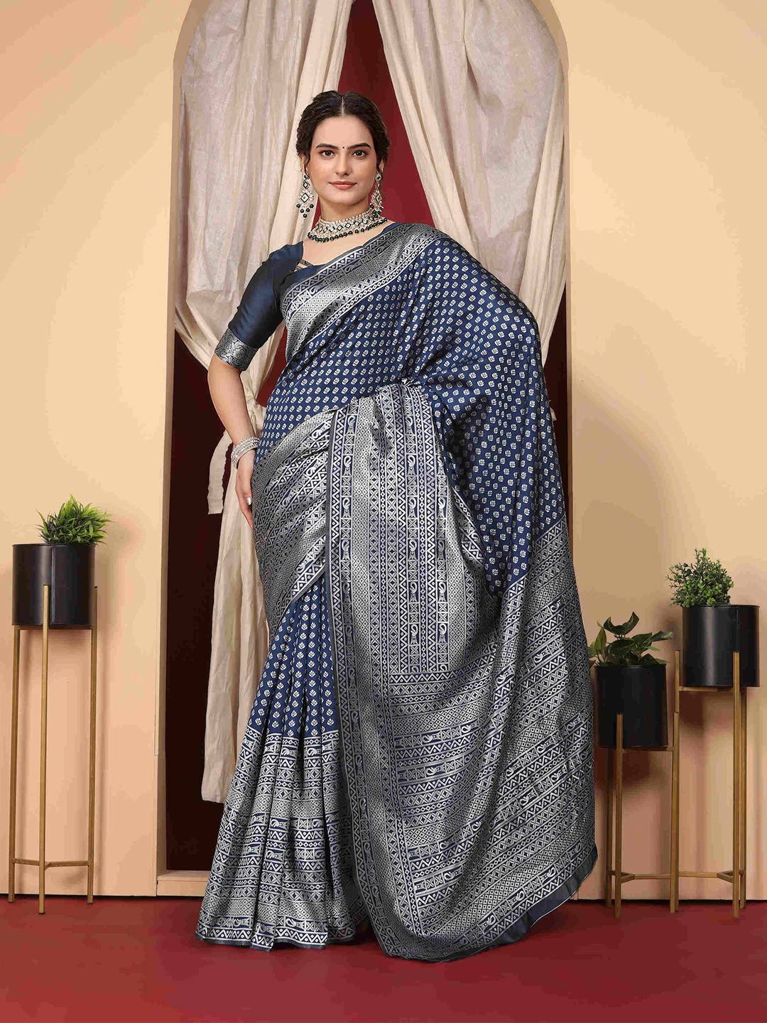 

Aagiri Woven Design Zari Art Silk Banarasi Saree, Navy blue