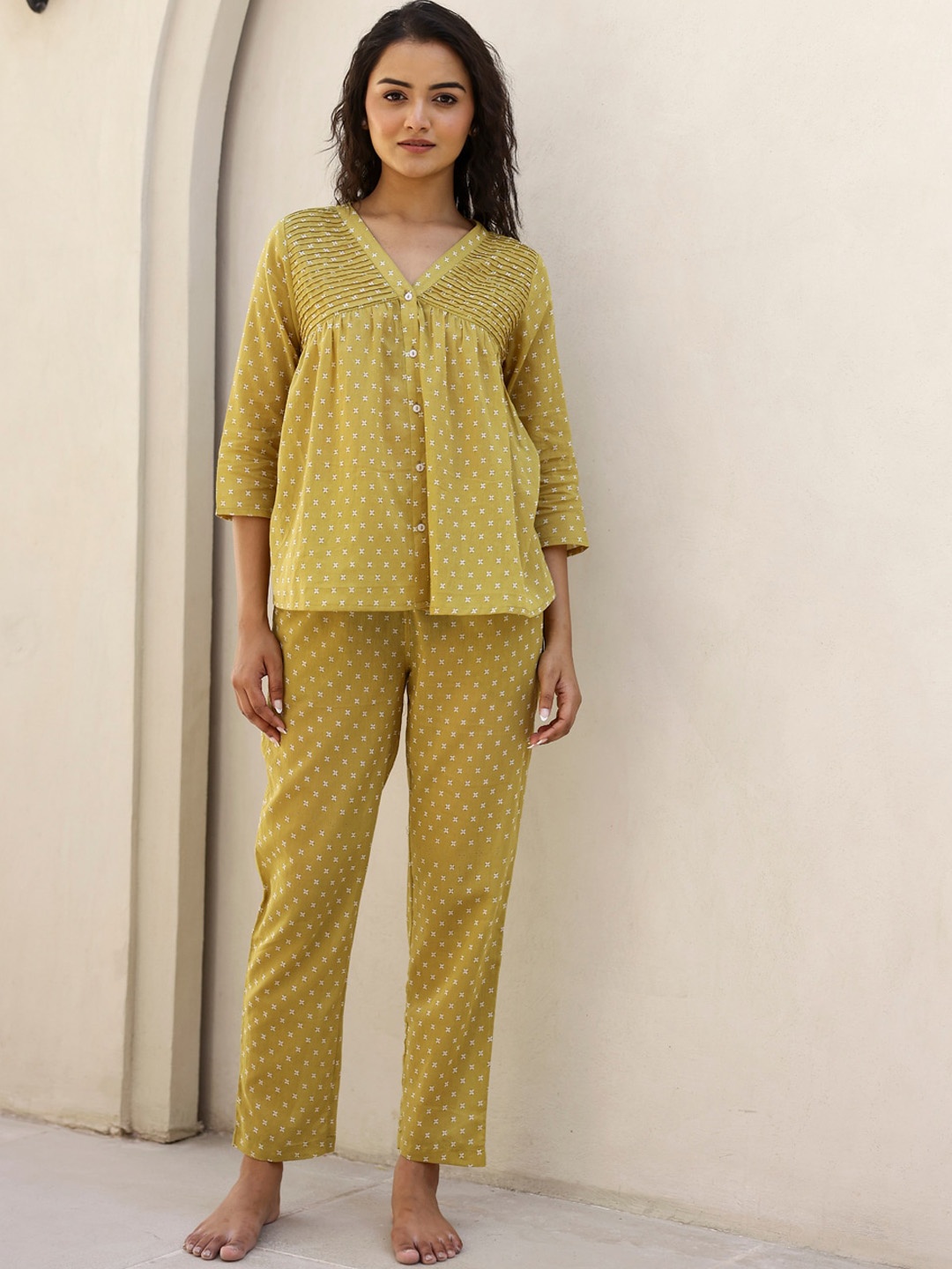 

SANSKRUTIHOMES Mustard Yellow Ethnic Motifs Printed Pure Cotton Night suit