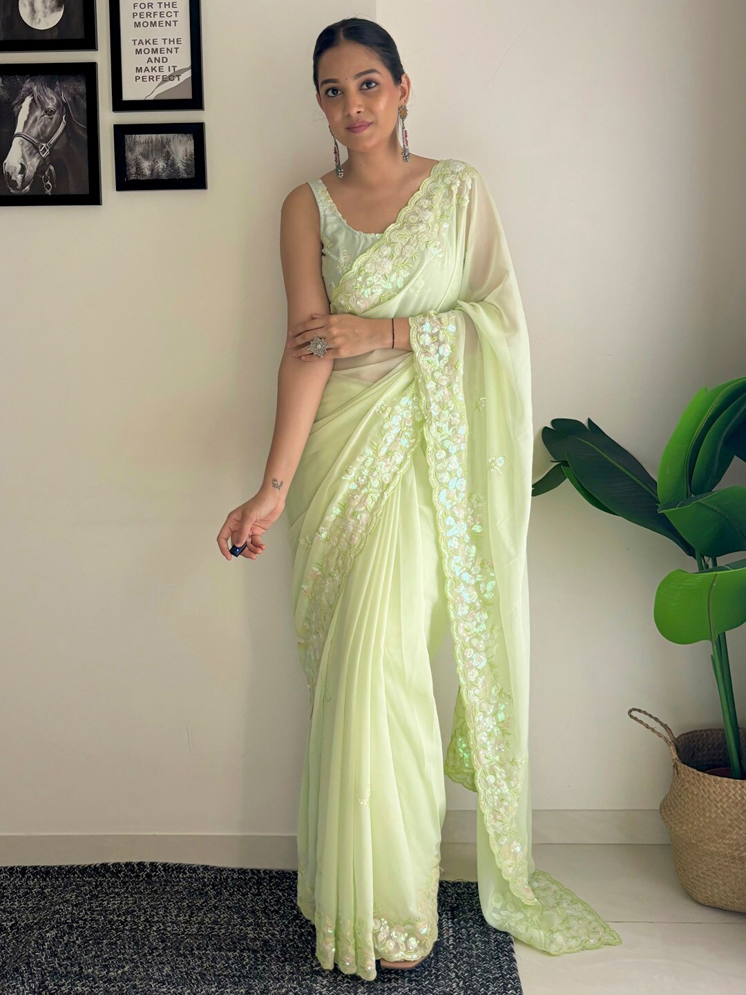 

Anouk Floral Sequinned Pure Georgette Designer Saree, Green