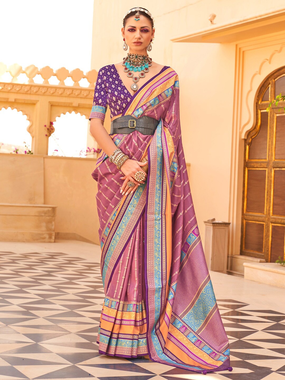 

Anouk Woven Design Jaali Silk Blend Banarasi Saree, Mauve