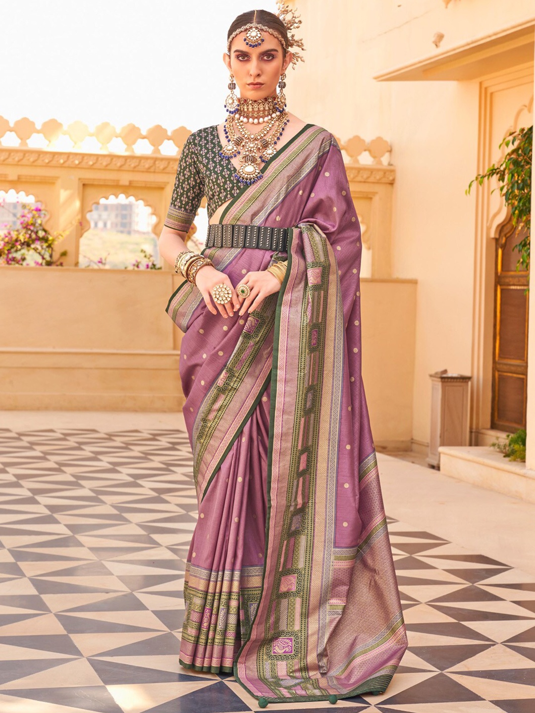 

Anouk Woven Design Jaali Silk Blend Banarasi Saree, Mauve