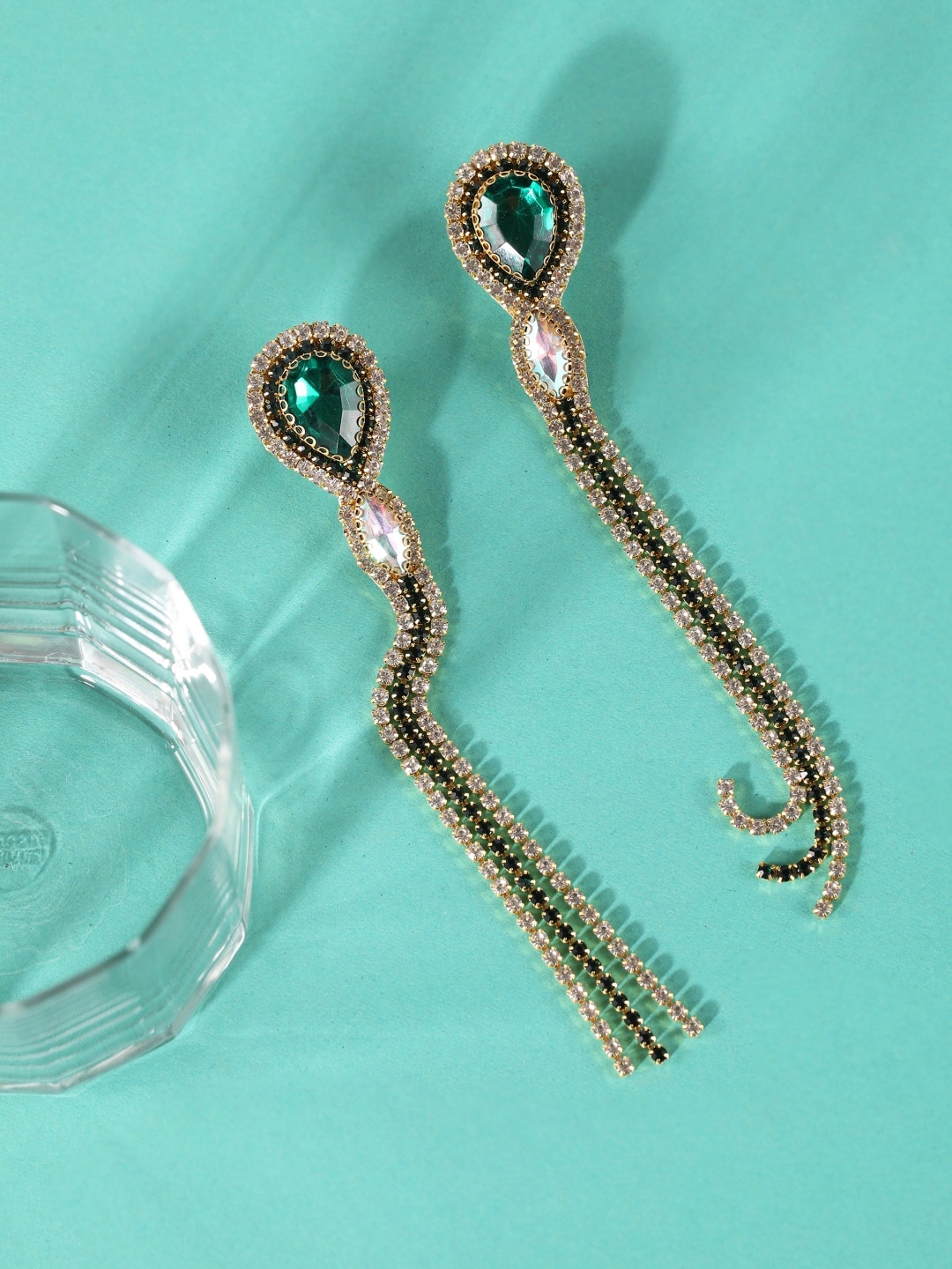 

DressBerry White Gold-Plated Contemporary Drop Earrings