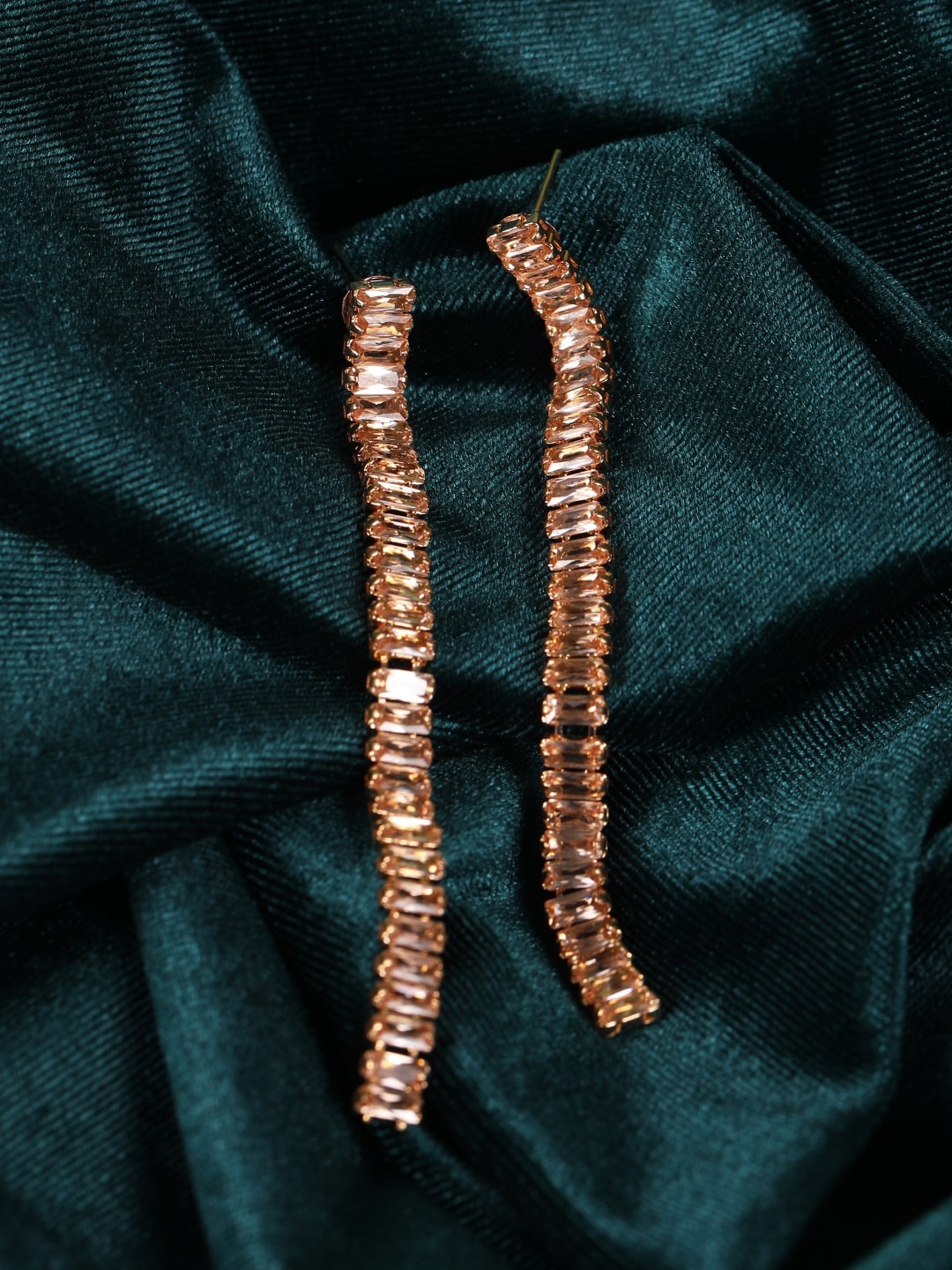 

DressBerry Gold-Plated Contemporary Drop Earrings