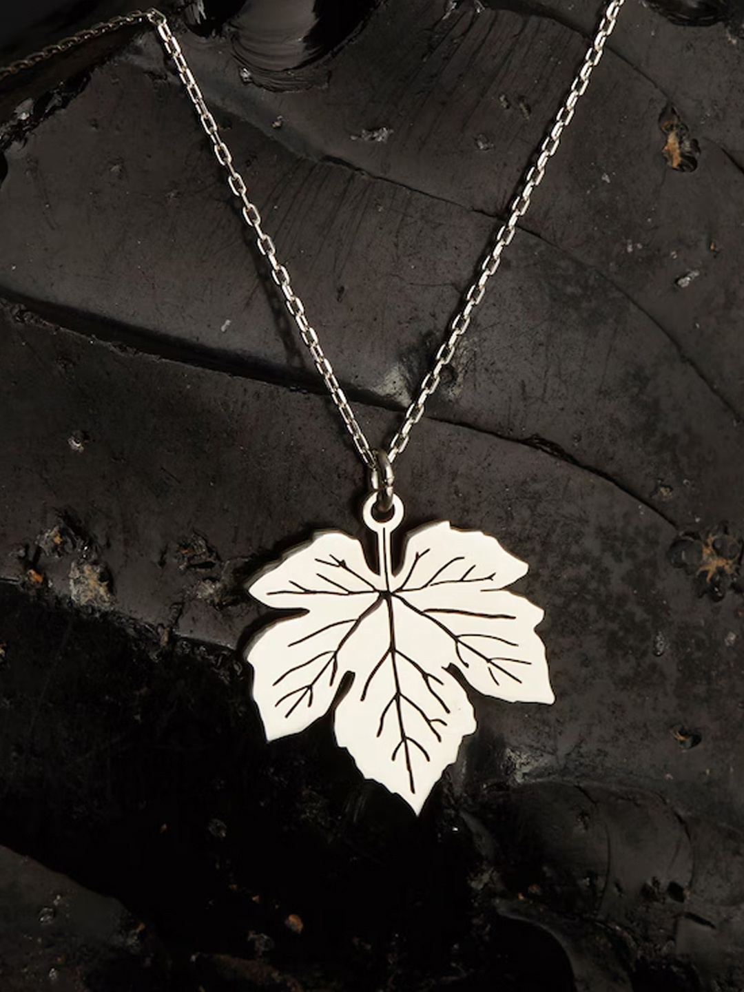 

Goldnera 925 Sterling Silver-Plated Floral Pendants with Chain