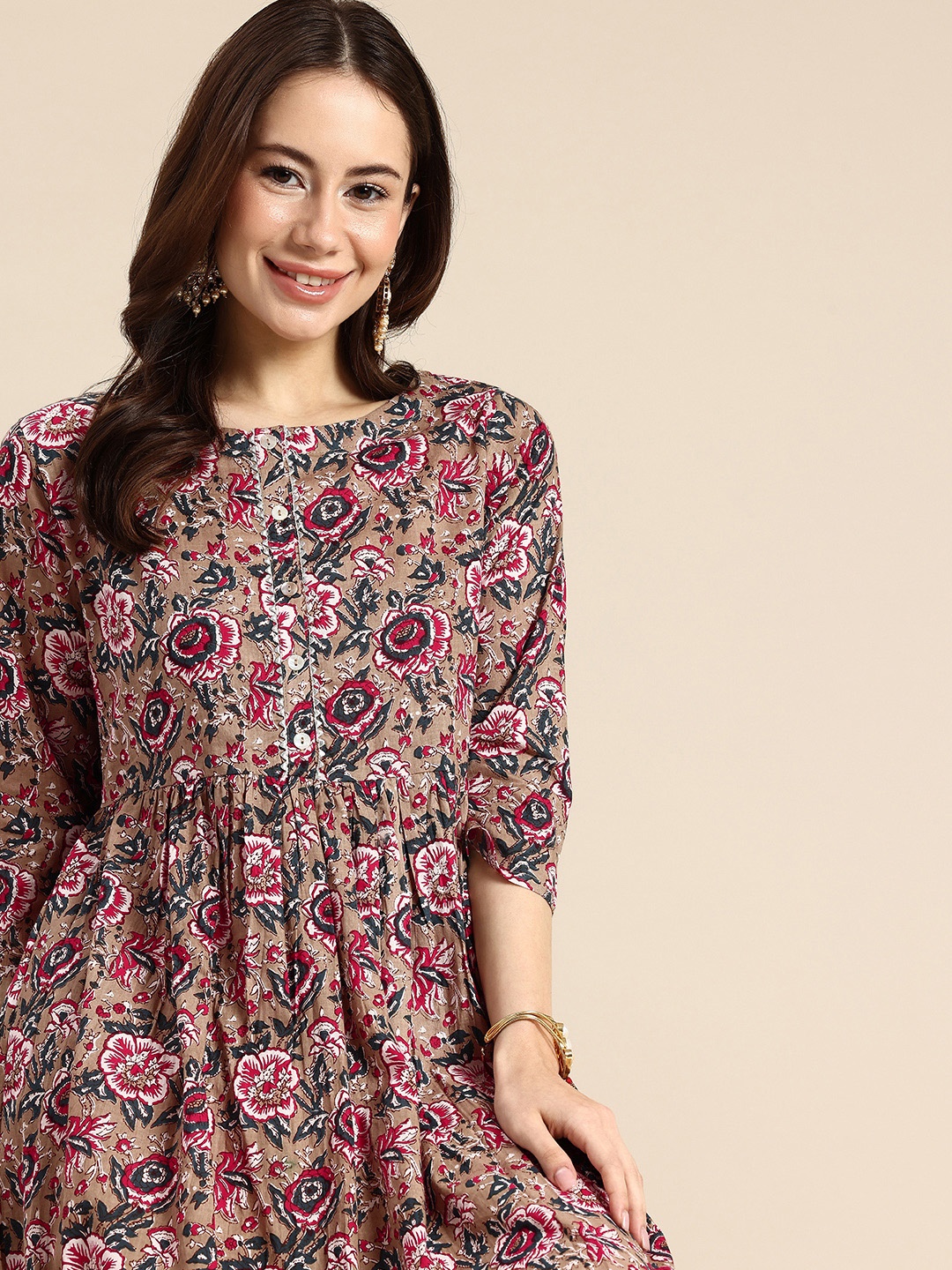 

A&K Floral Printed A-Line Kurta, Beige