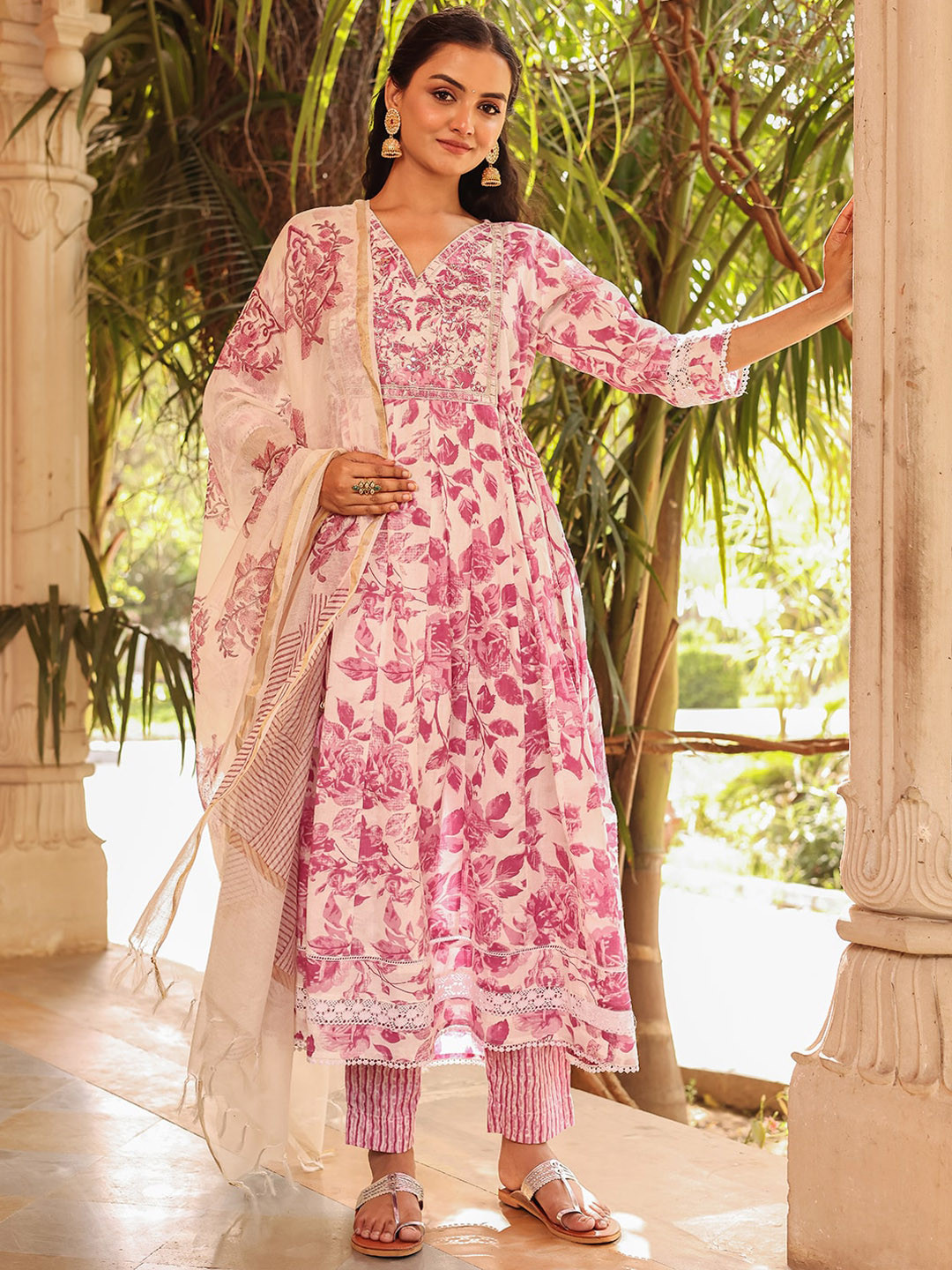 

ROOHANIYAT Floral Embroidered Regular Pure Cotton Kurta with Trousers & Dupatta, Pink
