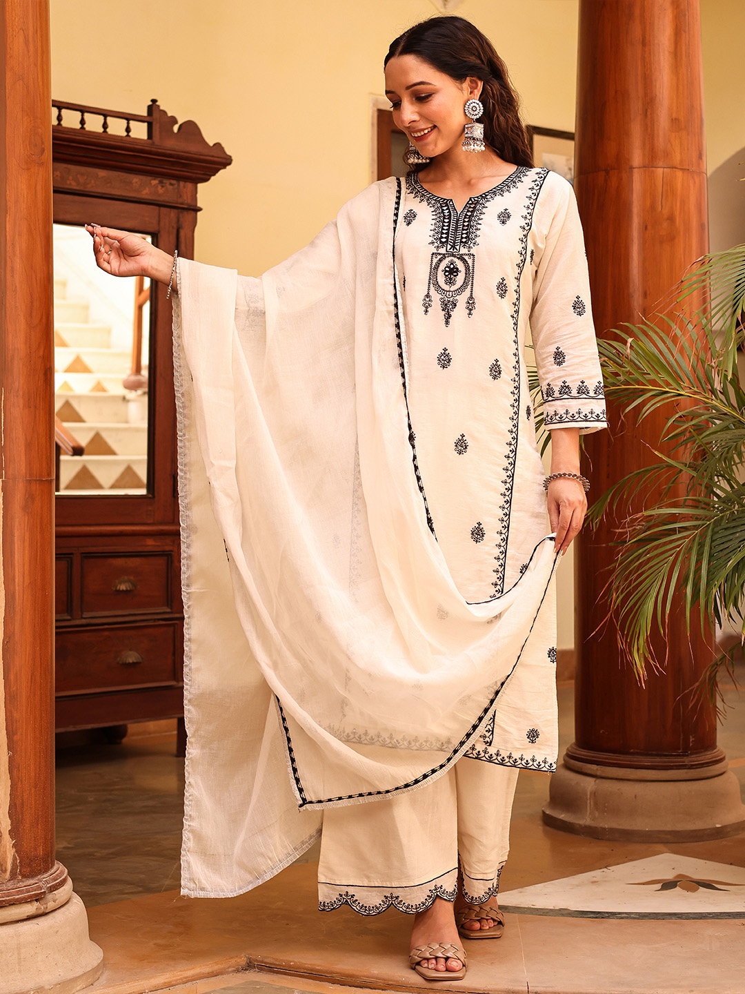 

ROOHANIYAT Ethnic Motifs Embroidered Pure Cotton Kurta with Palazzos & With Dupatta, White