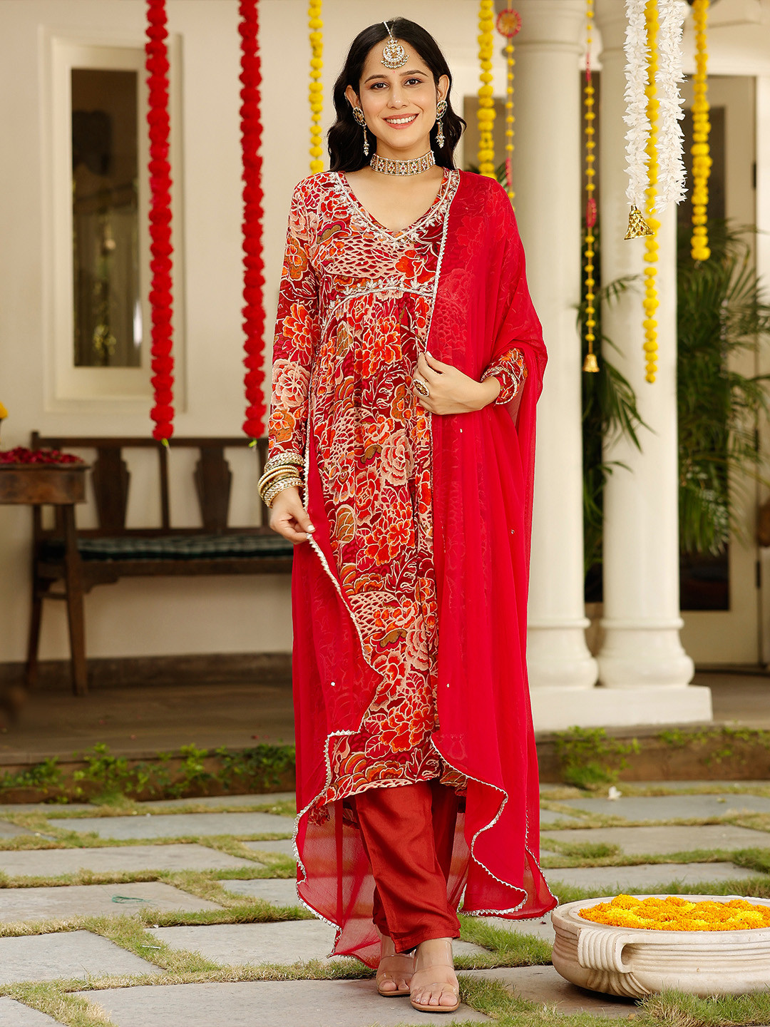 

ROOHANIYAT Floral Printed Regular Kurta with Pyjamas & Dupatta, Red