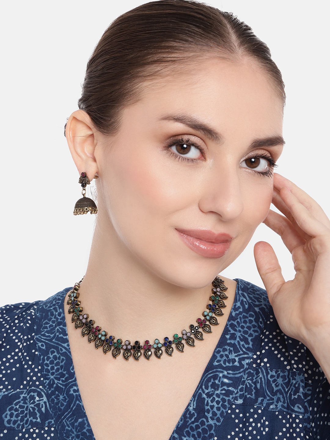 

AITIHYA Women Gold-Plated Stones-Studded Jewellery Set, Multi