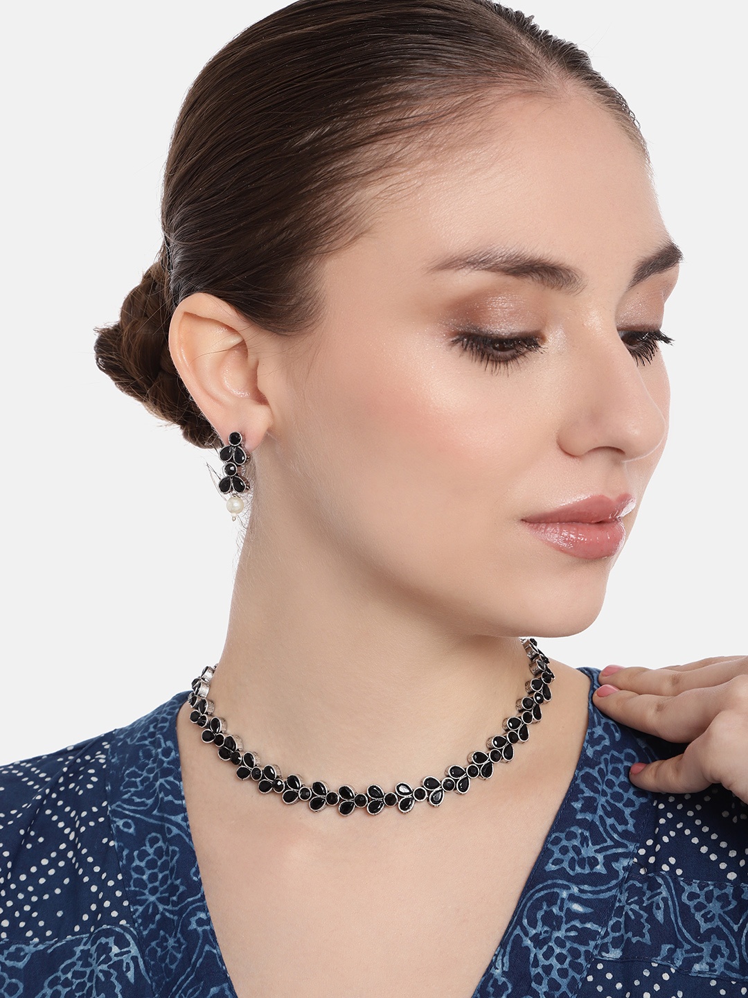 

AITIHYA Oxidised Silver-Plated Stone Studded Necklace & Earrings Jewellery Set, Black