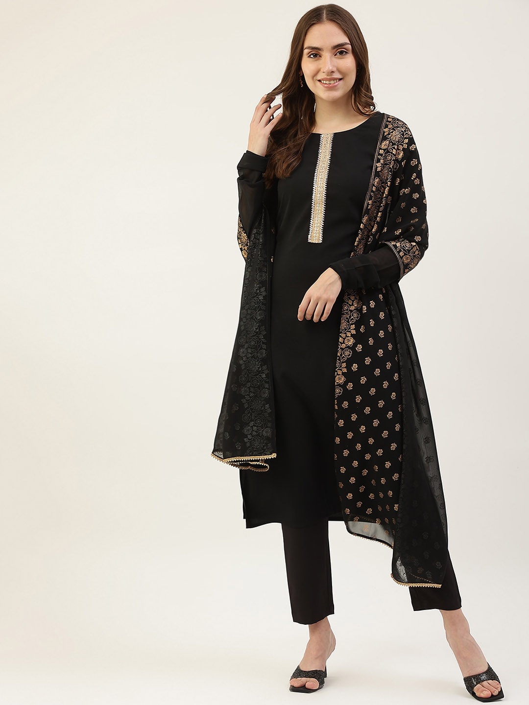 

FIORRA Regular Gotta Patti Kurta with Trousers & Dupatta, Black