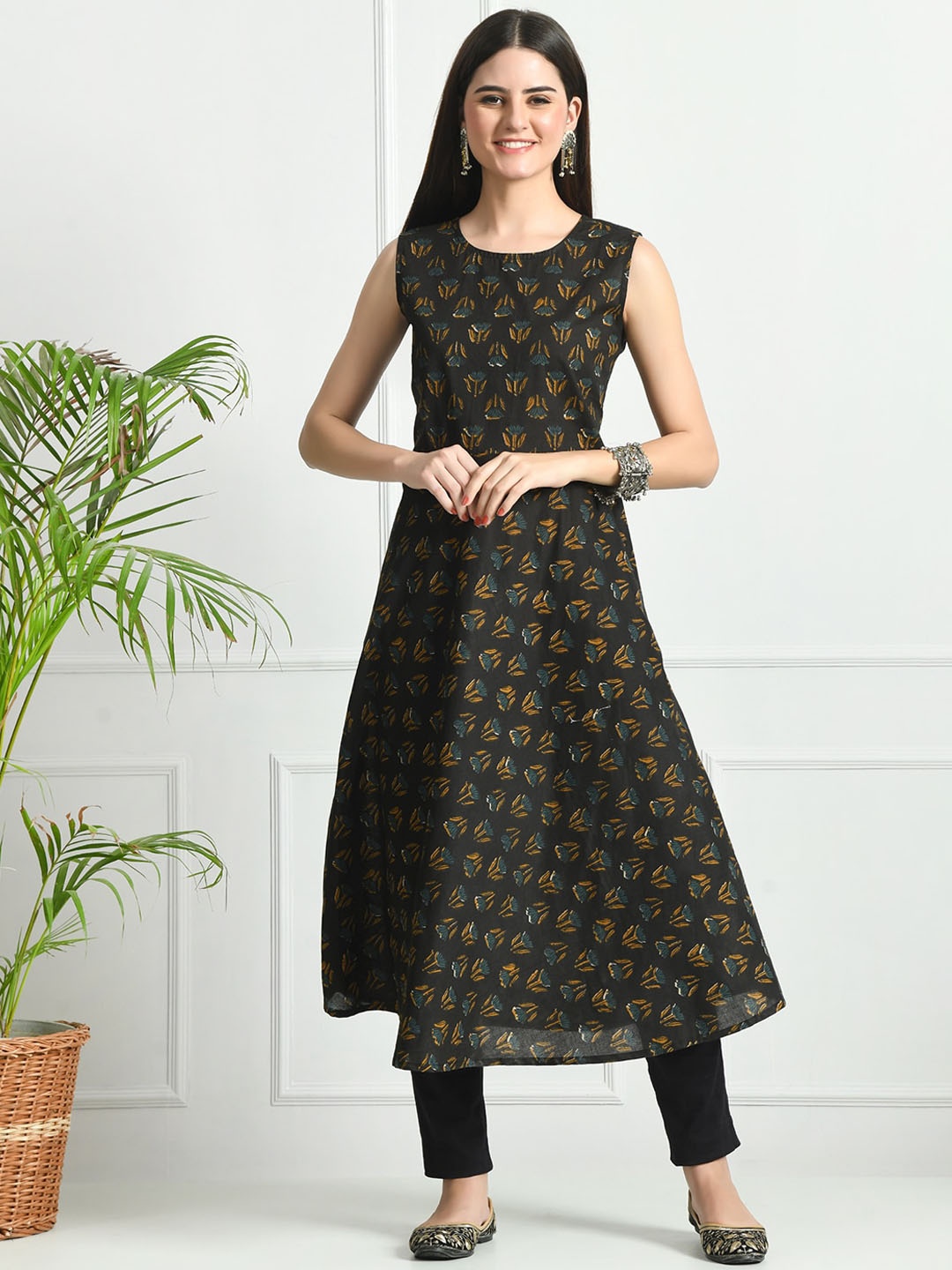 

FERANOID Ethnic Motifs Printed Round Neck Cotton A-Line Kurta, Black