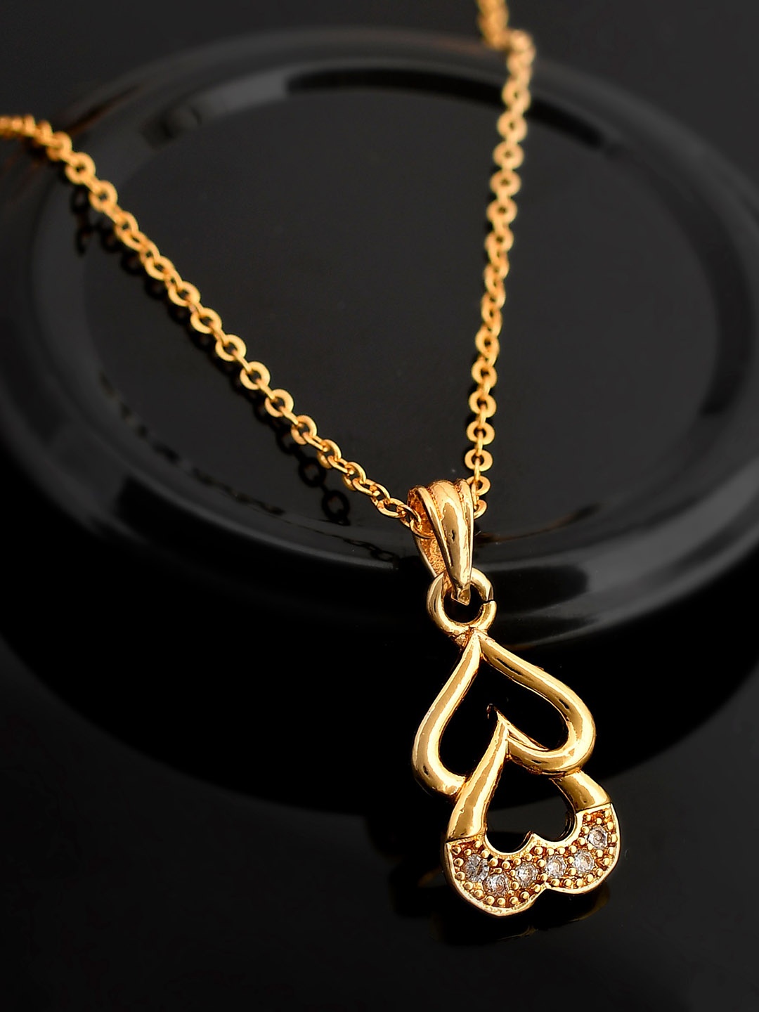 

PYR FASHION Gold-Plated Heart Shaped Pendant with Chain