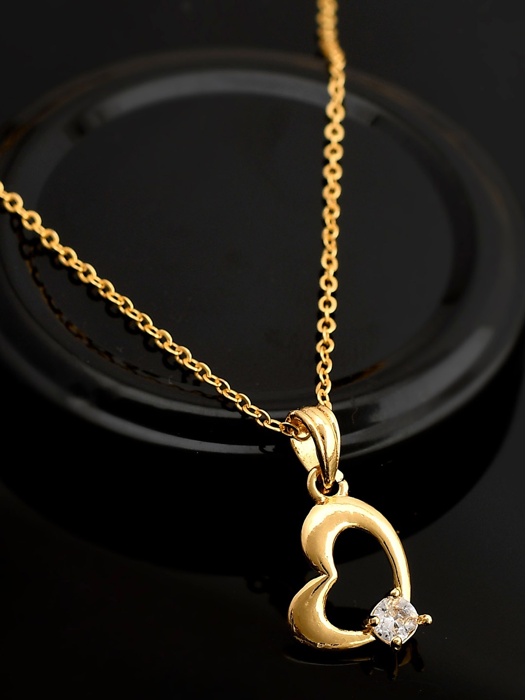 

PYR FASHION Gold-Plated Heart Shaped Pendant with Chain