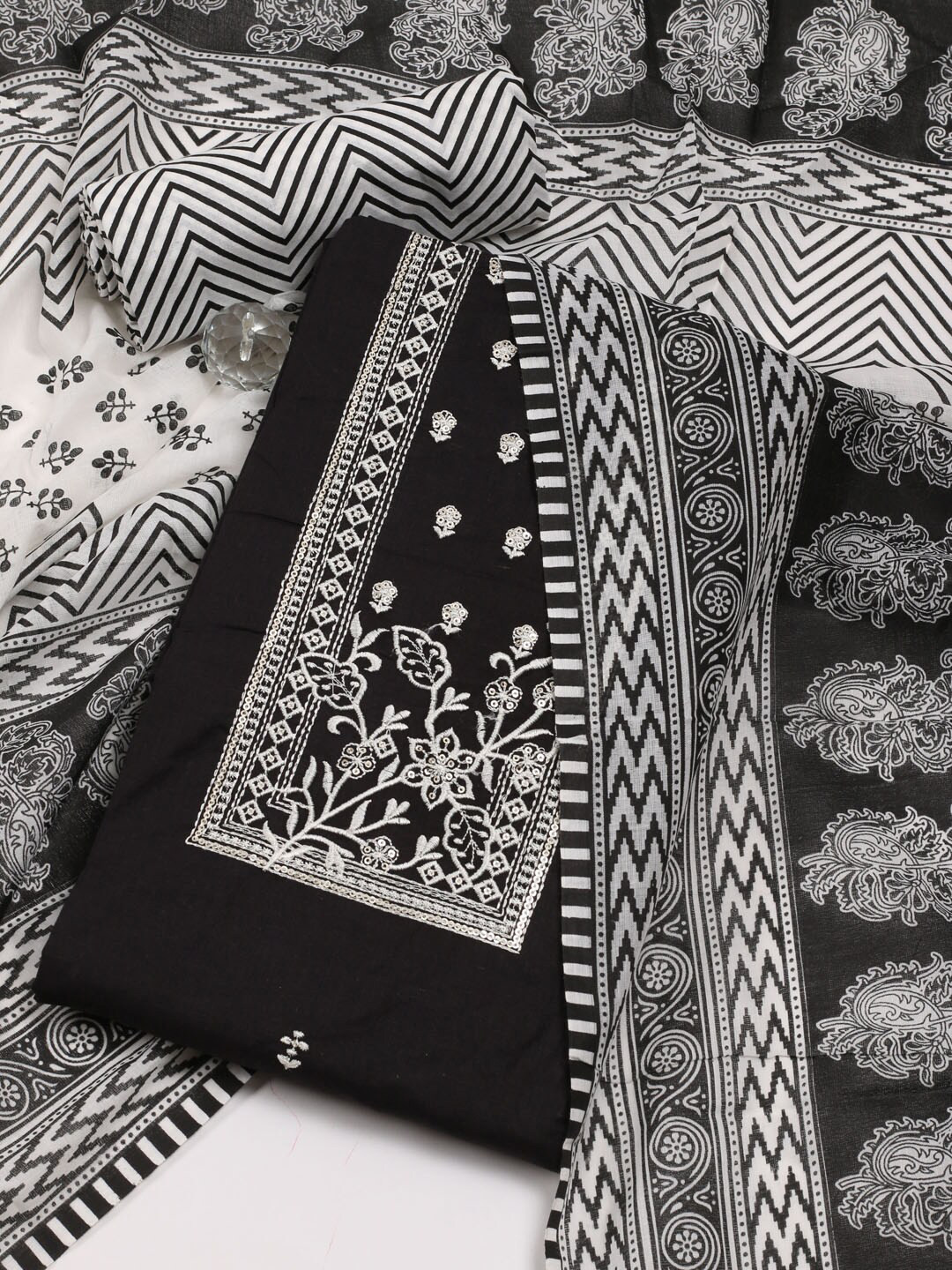 

Meena Bazaar Embroidered Unstitched Dress Material, Black