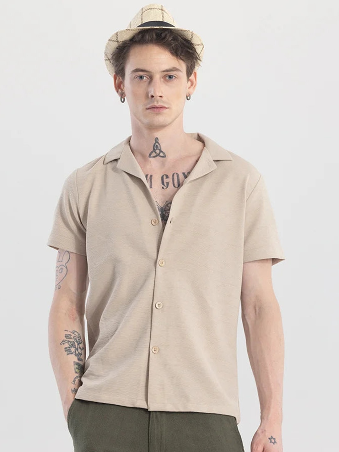 

Snitch Spread Collar Short Sleeves Classic Slim Fit Casual Shirt, Beige
