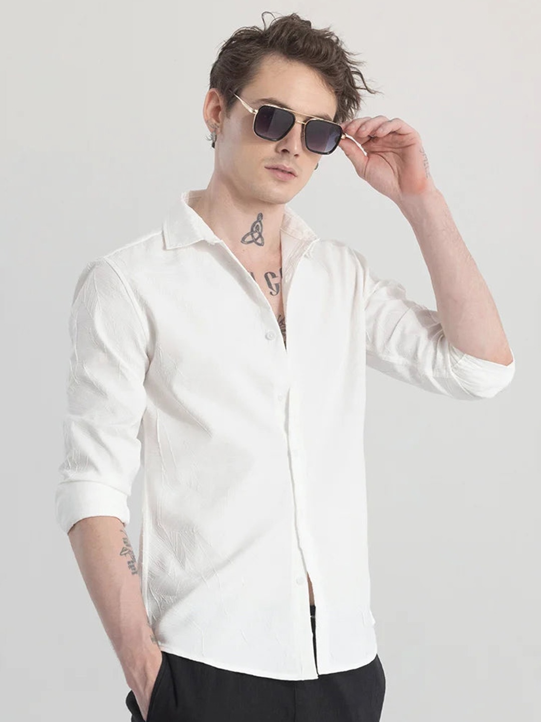 

Snitch White Classic Slim Fit Spread Collar Casual Shirt