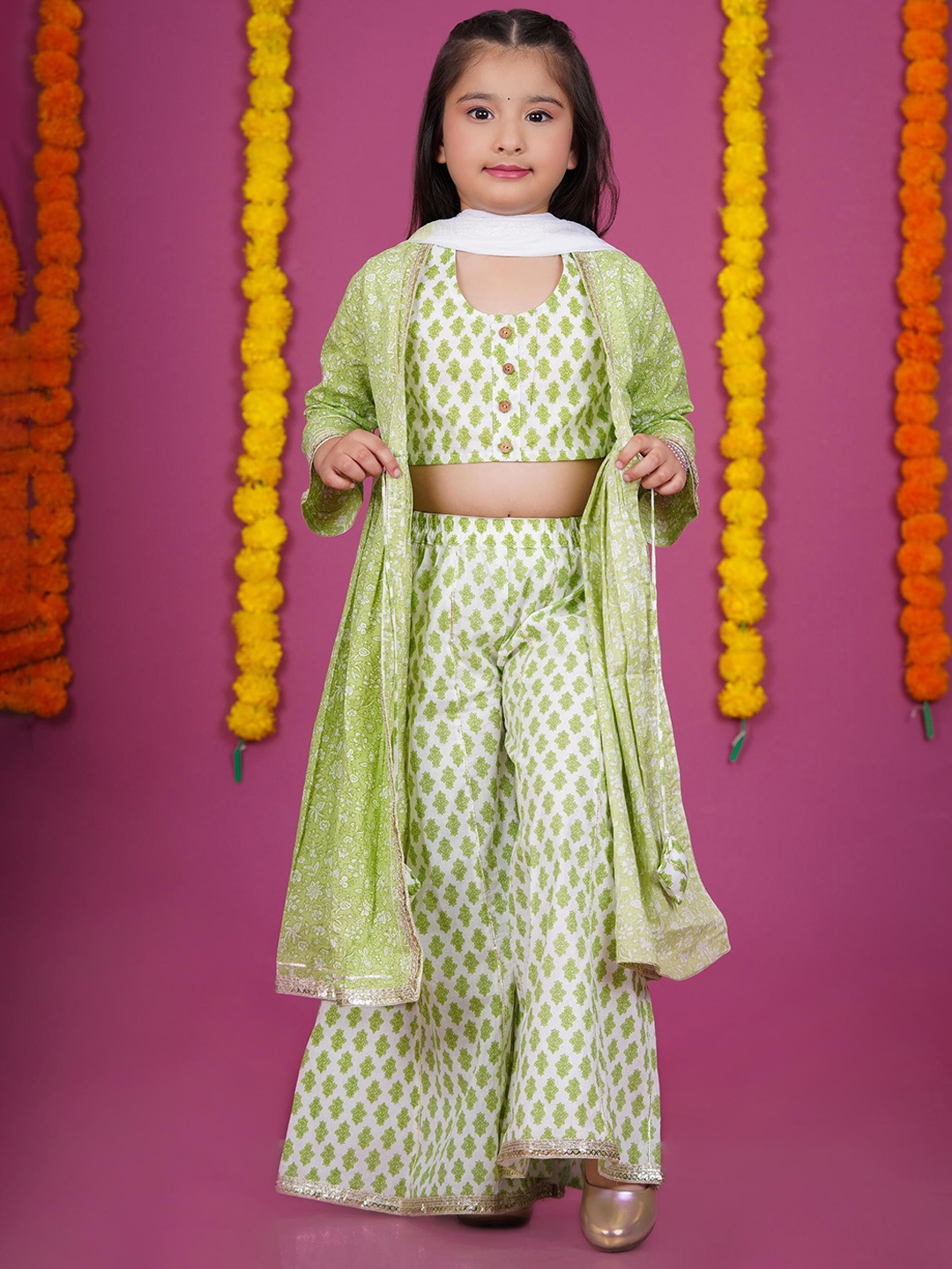 

Stuffie Land Girls Round Neck Printed Top with Palazzo Shrug & Dupatta, Green