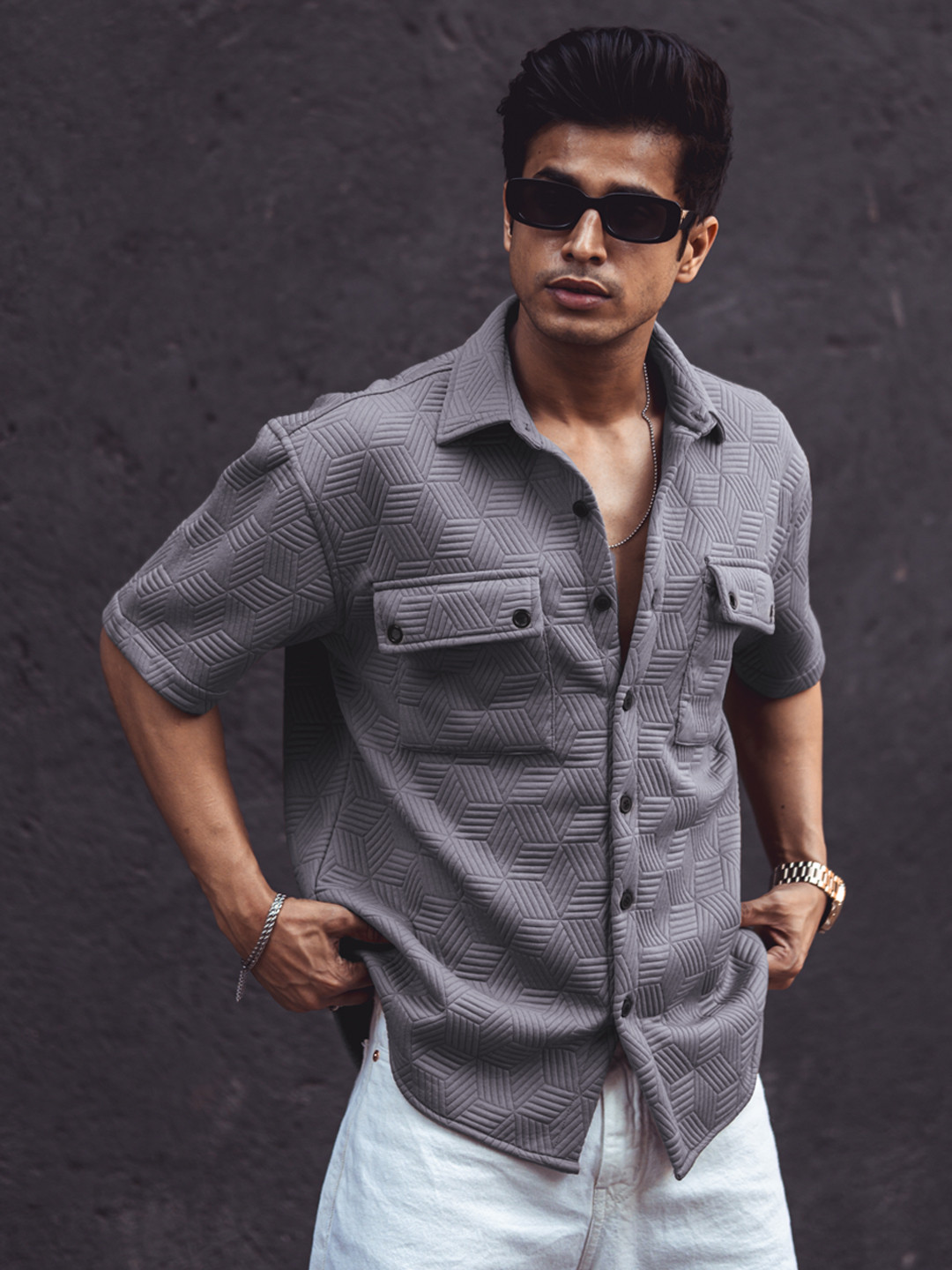 

Powerlook India Slim Geometric Printed Drop-Shoulder Sleeves Oversized Shirt, Grey