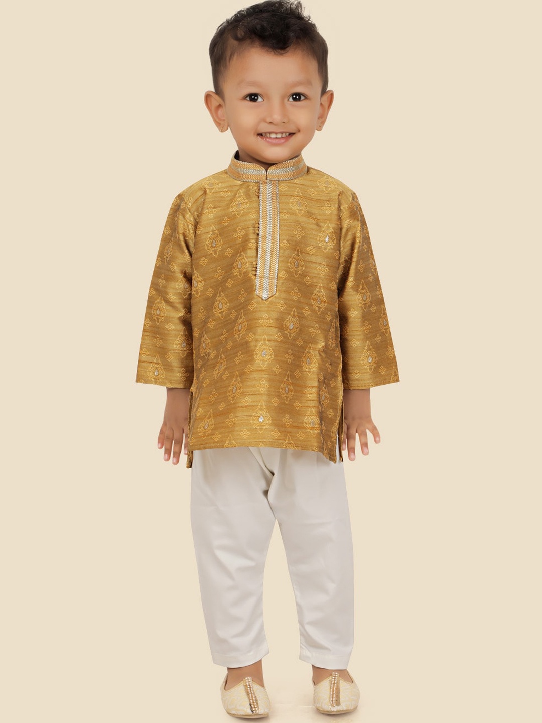 

Ethniks Neu-Ron Boys Ethnic Motifs Printed Regular Dupion Silk Straight Kurta with Pyjamas, Mustard