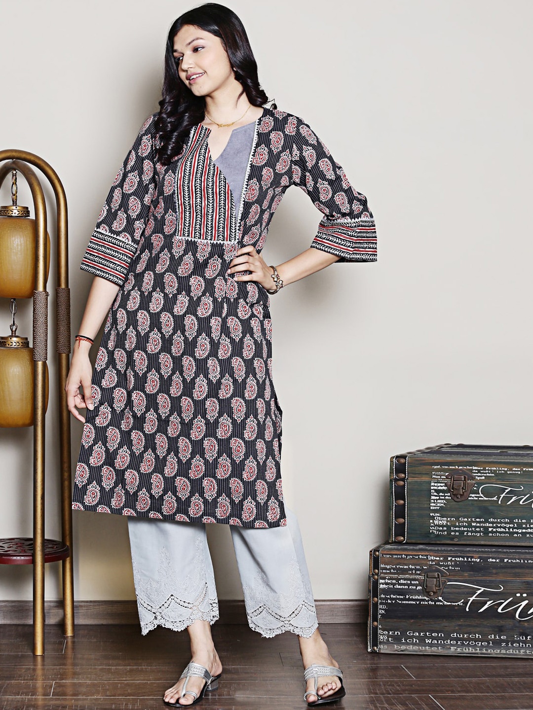 

Spring Soul Ethnic Motifs Printed Kurta, Black