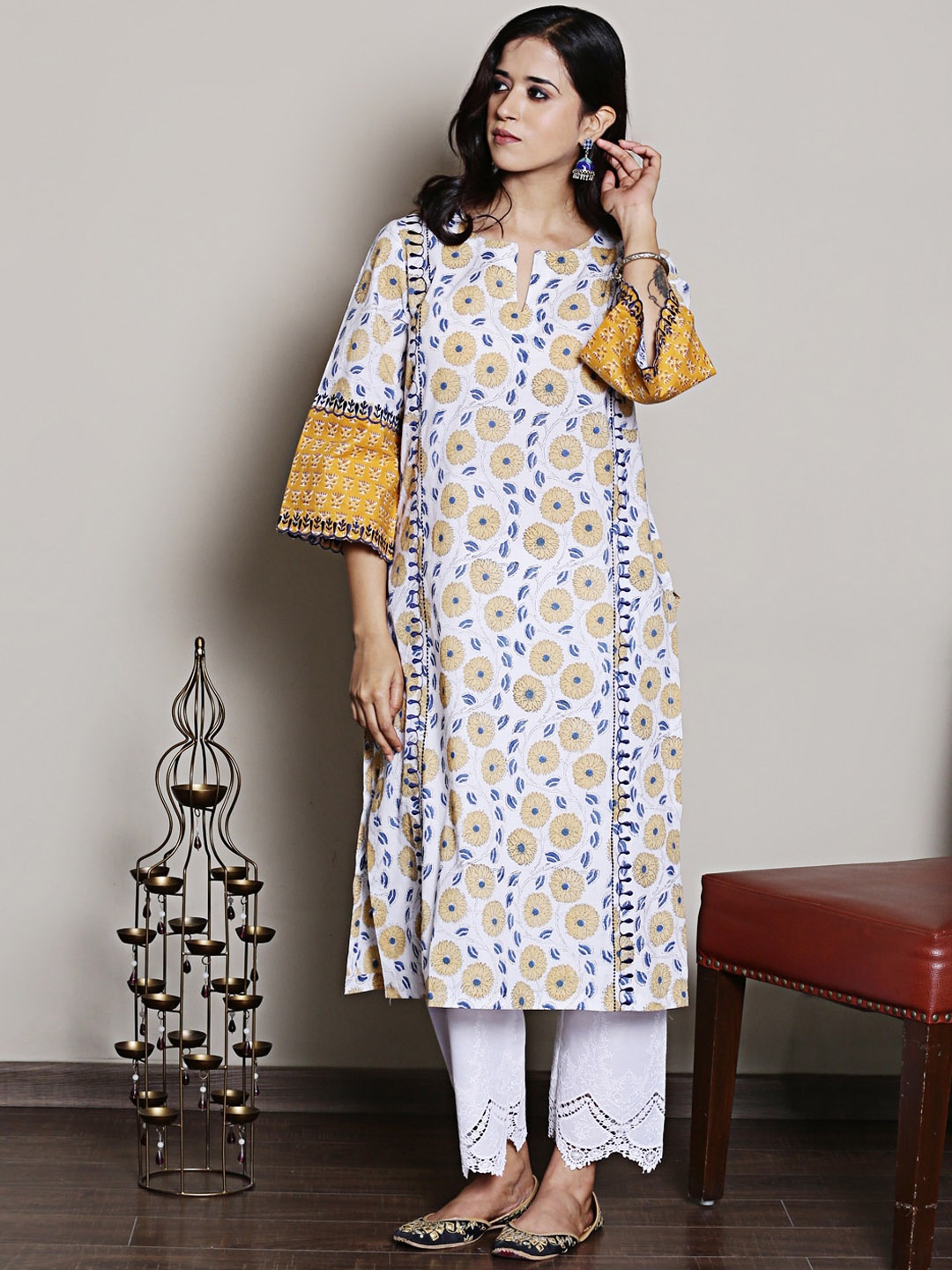 

Spring Soul Notch Neck Floral Printed Thread Work Cotton Straight Kurta, White