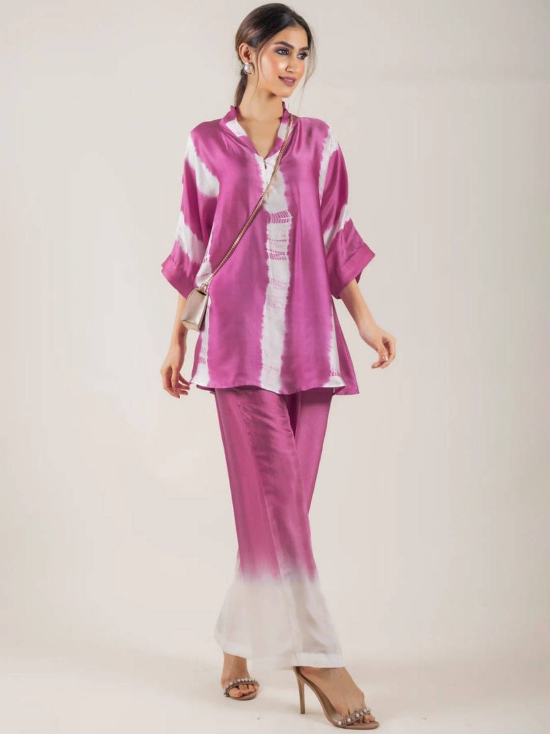 

Ashiya Fab Tie & Dye V-Neck Linen Top & Flared Palazzos, Pink