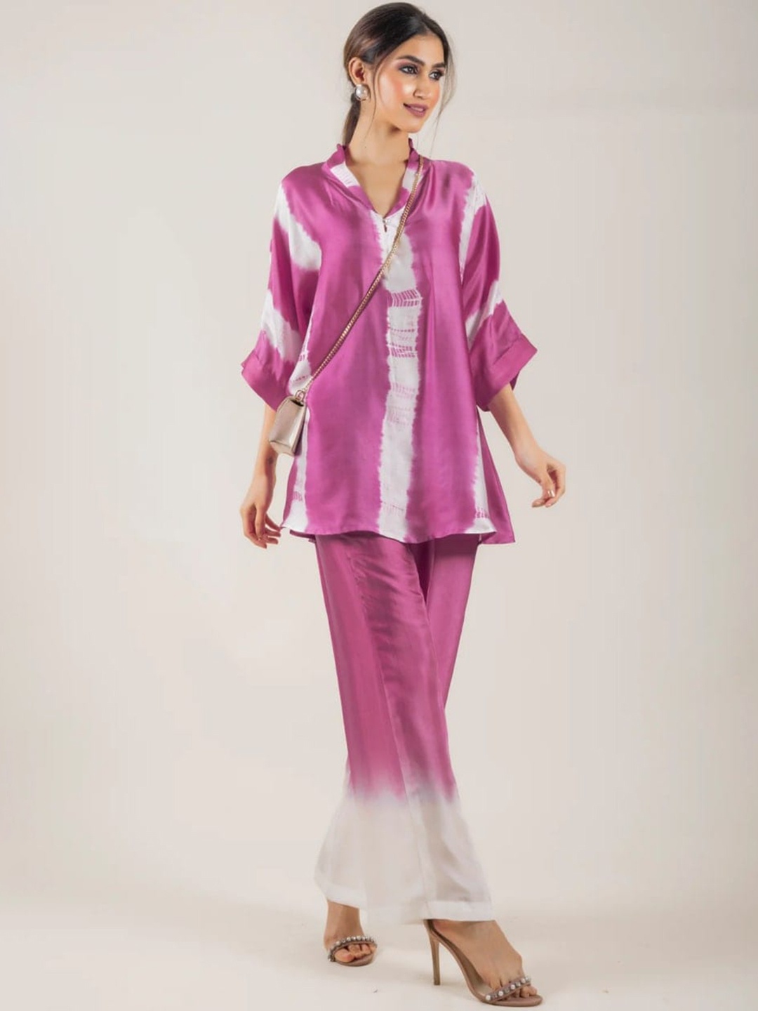 

Ashiya Fab Tie & Dye V-Neck Linen Top & Flared Palazzos, Pink