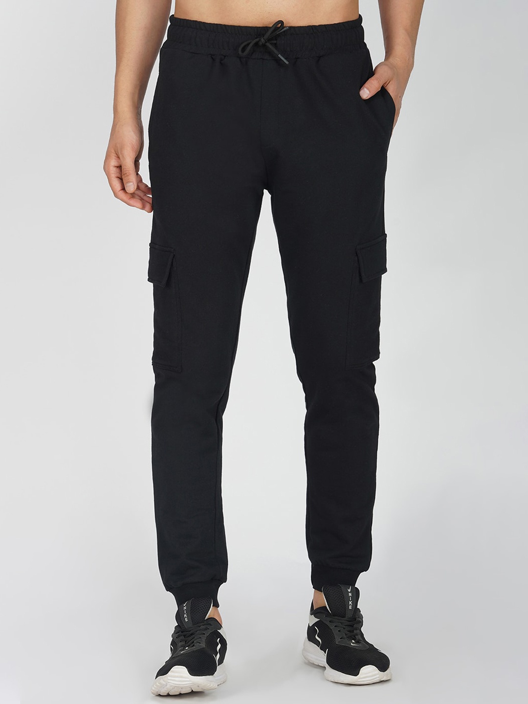 

Crazymonk Men Mid Rise Cargo Joggers, Black