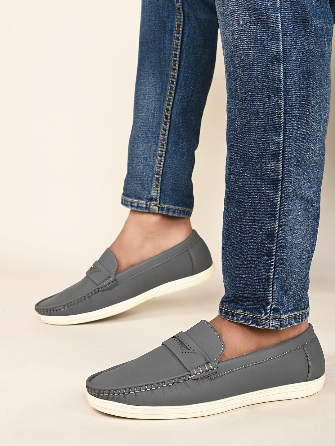 

Prolific Men Lightweight Penny Loafers, Grey