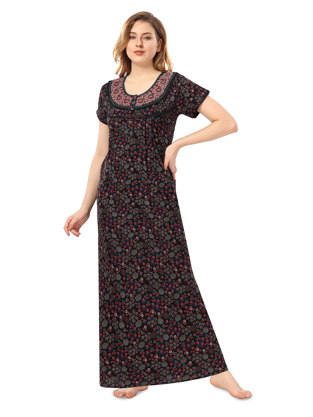 

Soulemo Floral Printed Maxi Regular Nightdress, Black