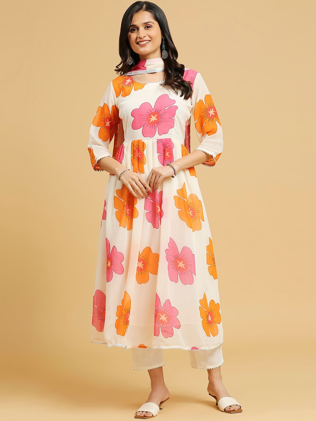 

S.K.C Floral Printed Regular Kurta with Pyjamas & With Dupatta, Off white