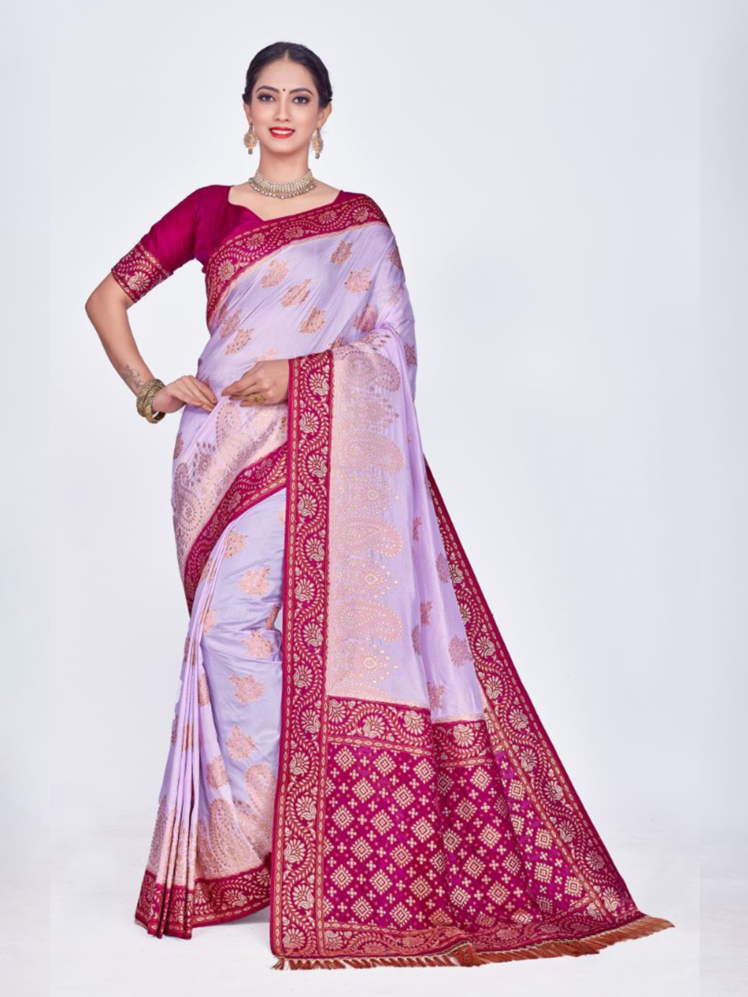 

Aagiri Woven Design Zari Silk Blend Banarasi Saree, Lavender