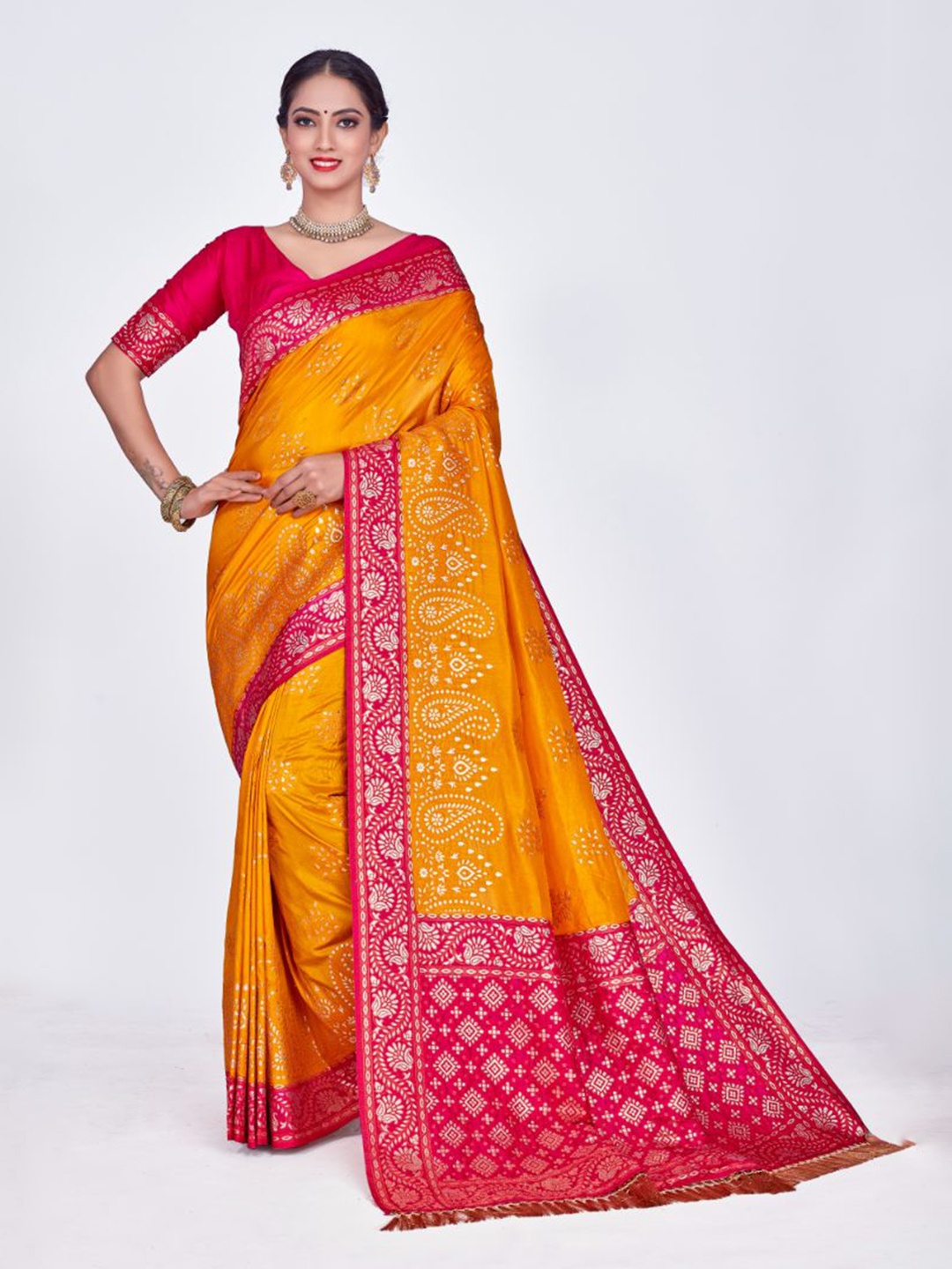 

Aagiri Woven Design Zari Silk Blend Banarasi Saree, Yellow