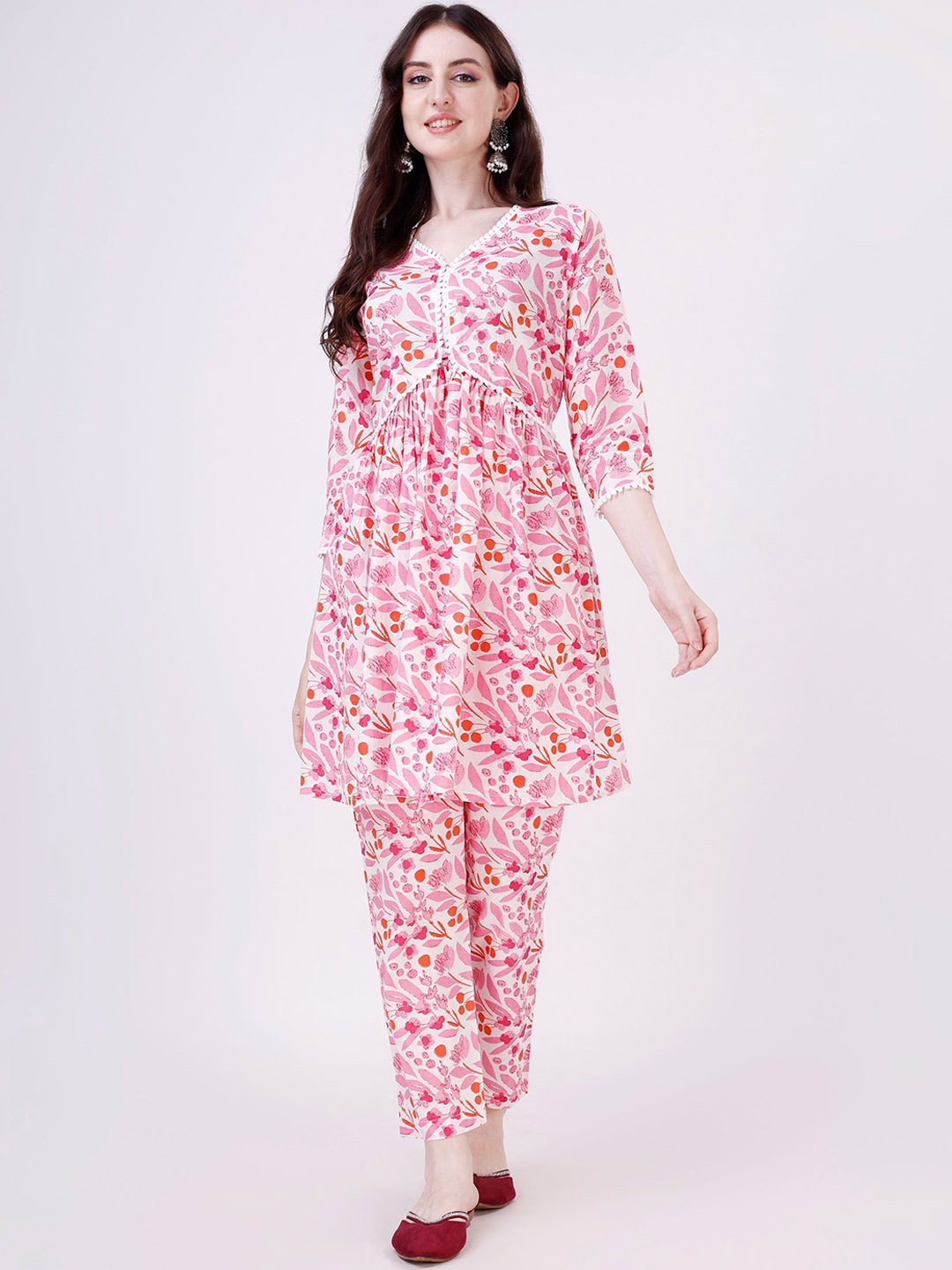 

VIRICA Floral Printed Regular Gotta Patti Kurta with Trouser, Pink