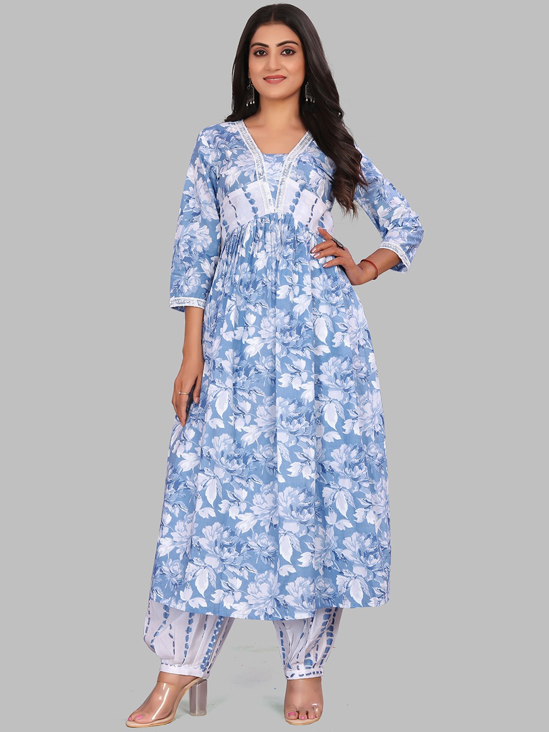 

VIRICA Floral Printed Three-Quarter Sleeves Regular Kurta with Patiala, Blue