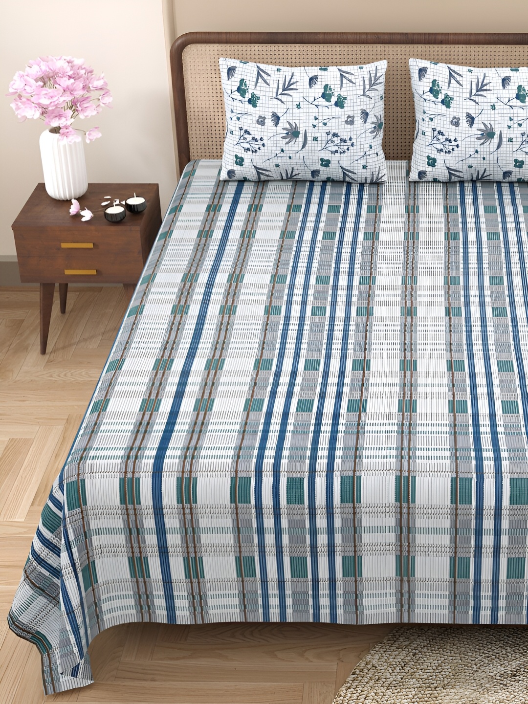 

BELLA CASA Teal Blue & White Geometric Cotton 180 TC Queen Bedsheet With 2 Pillow Covers