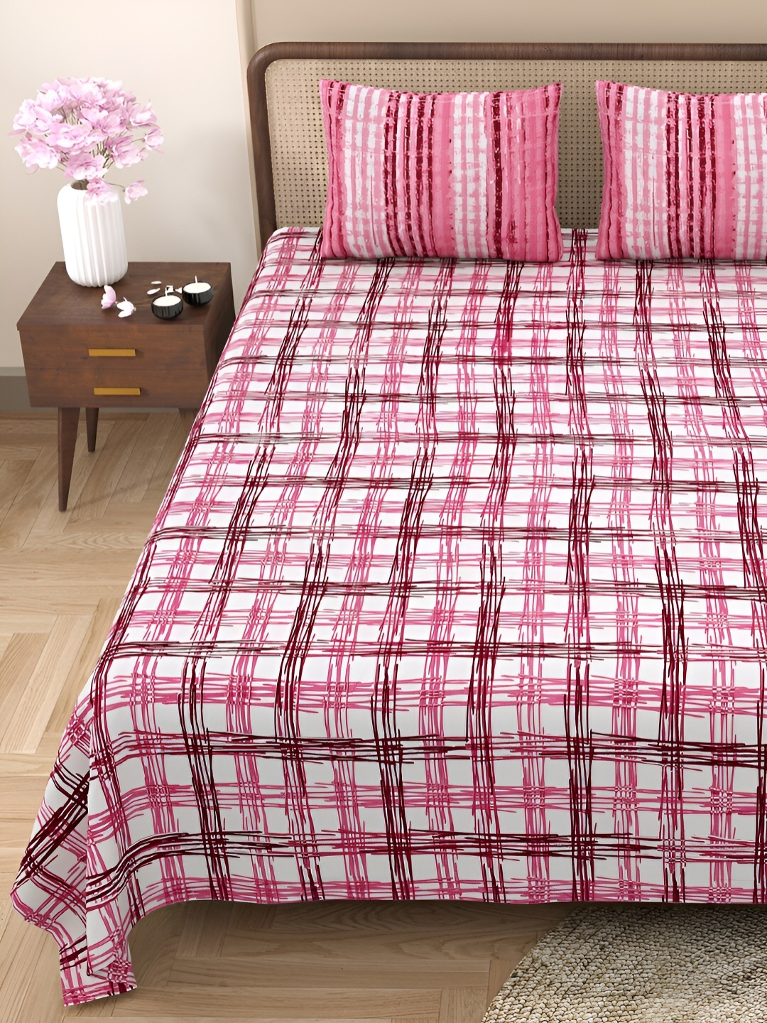 

BELLA CASA Pink & White Geometric Cotton 180 TC Queen Bedsheet With 2 Pillow Covers