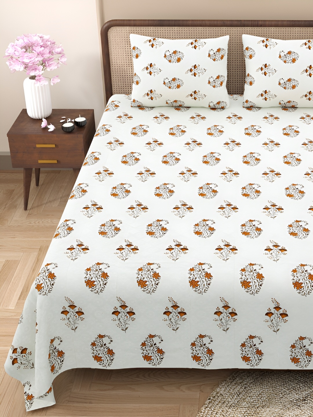 

BELLA CASA Brown & White Floral Cotton 180 TC Queen Bedsheet With 2 Pillow Covers