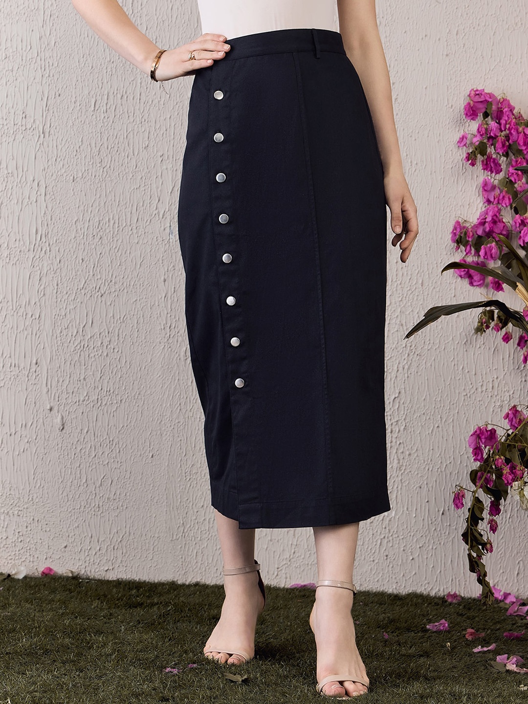 

Berrylush BASICS Navy Blue Straight Pure Cotton Midi Skirt