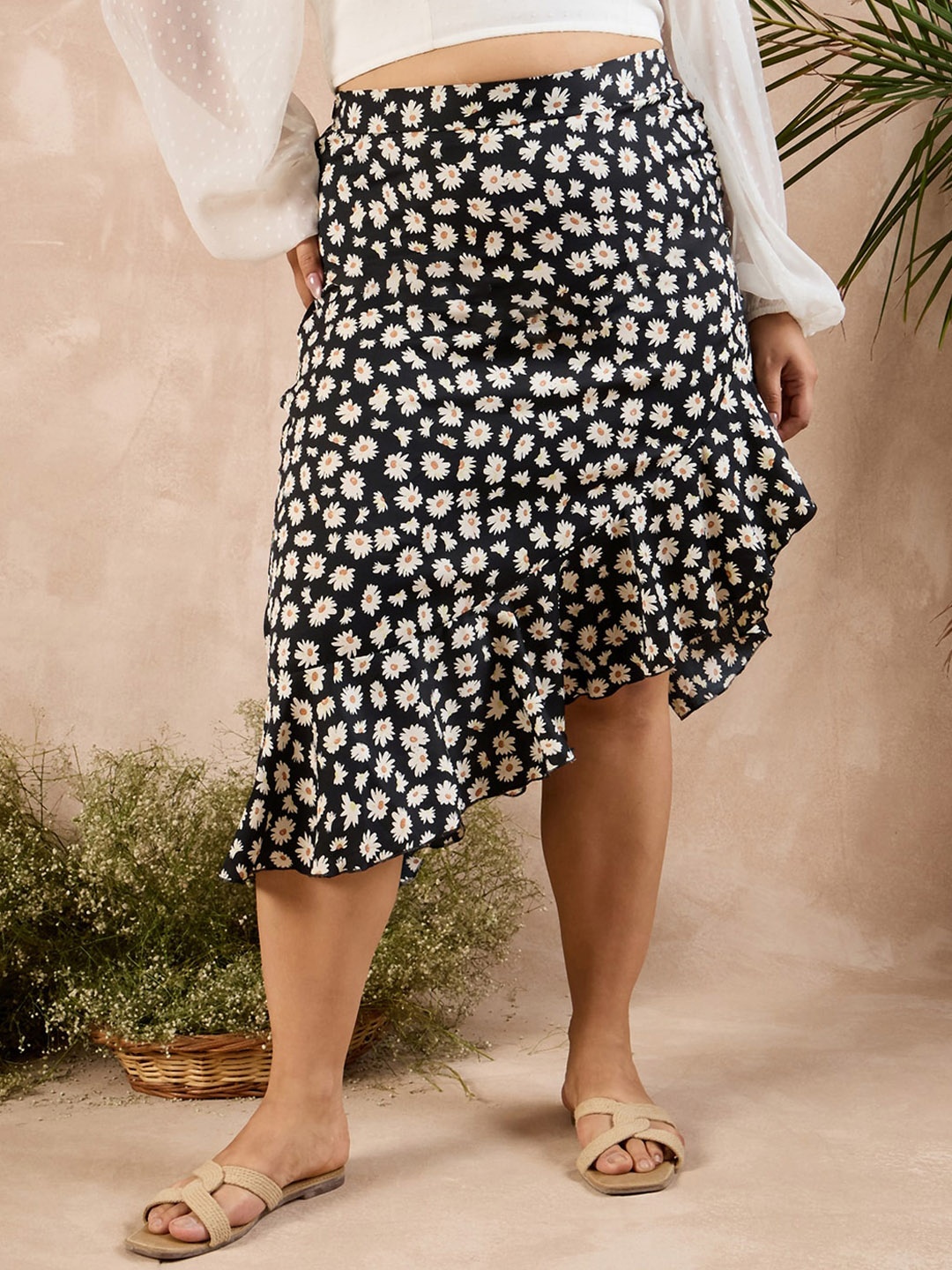 

Berrylush Curve Black Floral Printed Wrap Knee Length Skirt