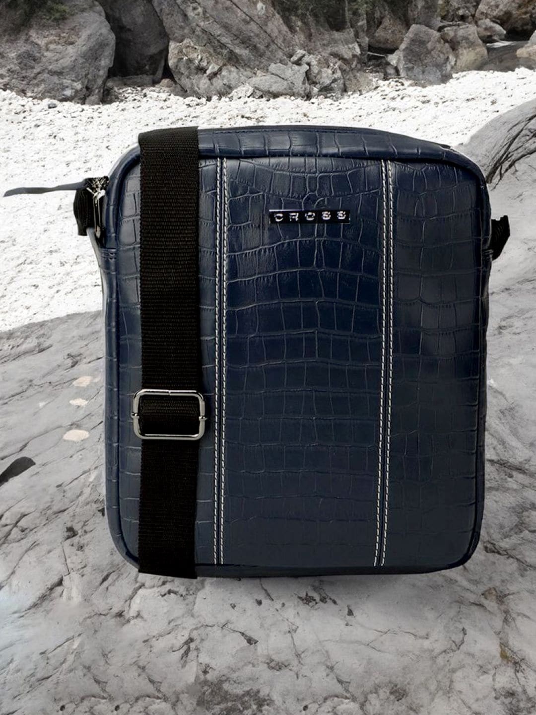 

Cross Men Textured Vegan Leather Messenger Bag, Blue