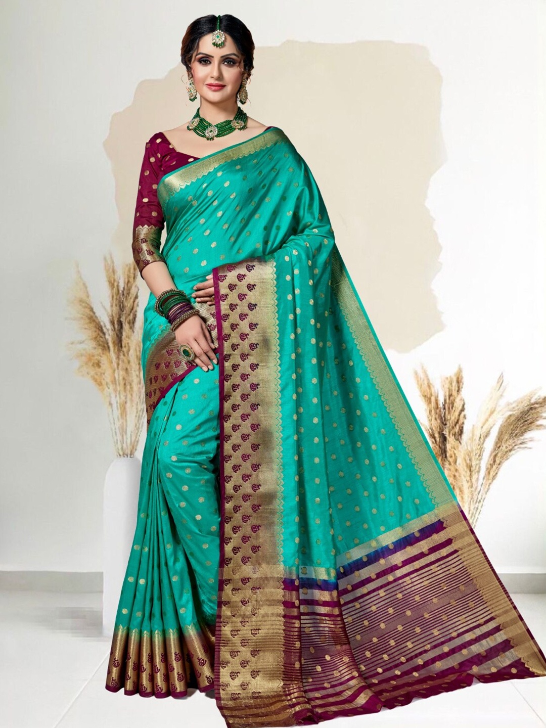 

Mitera Woven Design Zari Silk Blend Kanjeevaram Saree, Green