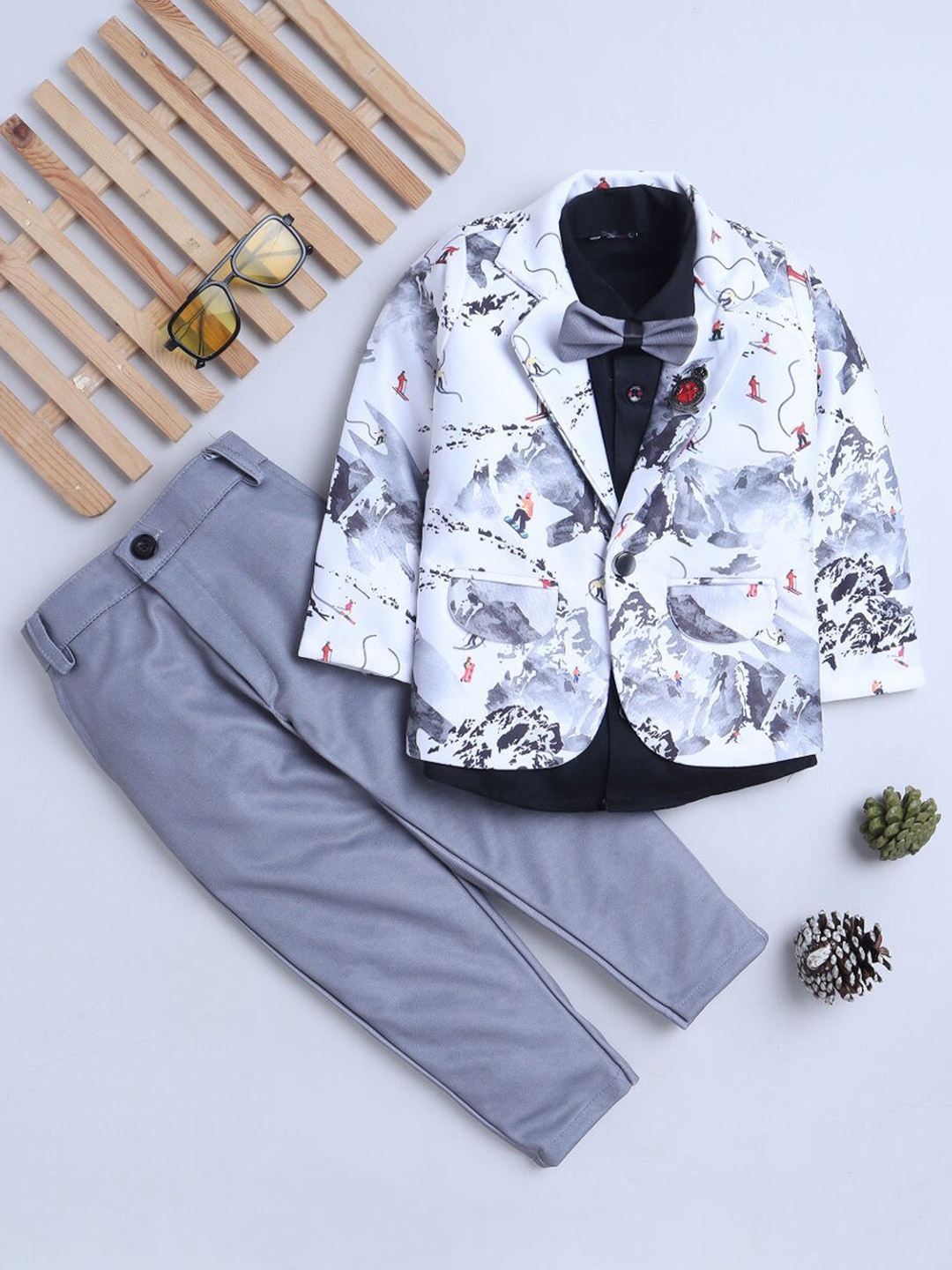 

FOURFOLDS Boys Printed Single-Breasted 3 Piece Suit With Bow, Grey